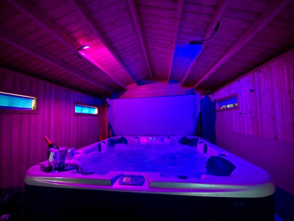 Beautiful Hot Tub Suite In Lytham St. Annes Eksteriør bilde