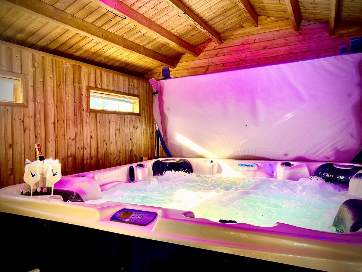 Beautiful Hot Tub Suite In Lytham St. Annes Eksteriør bilde