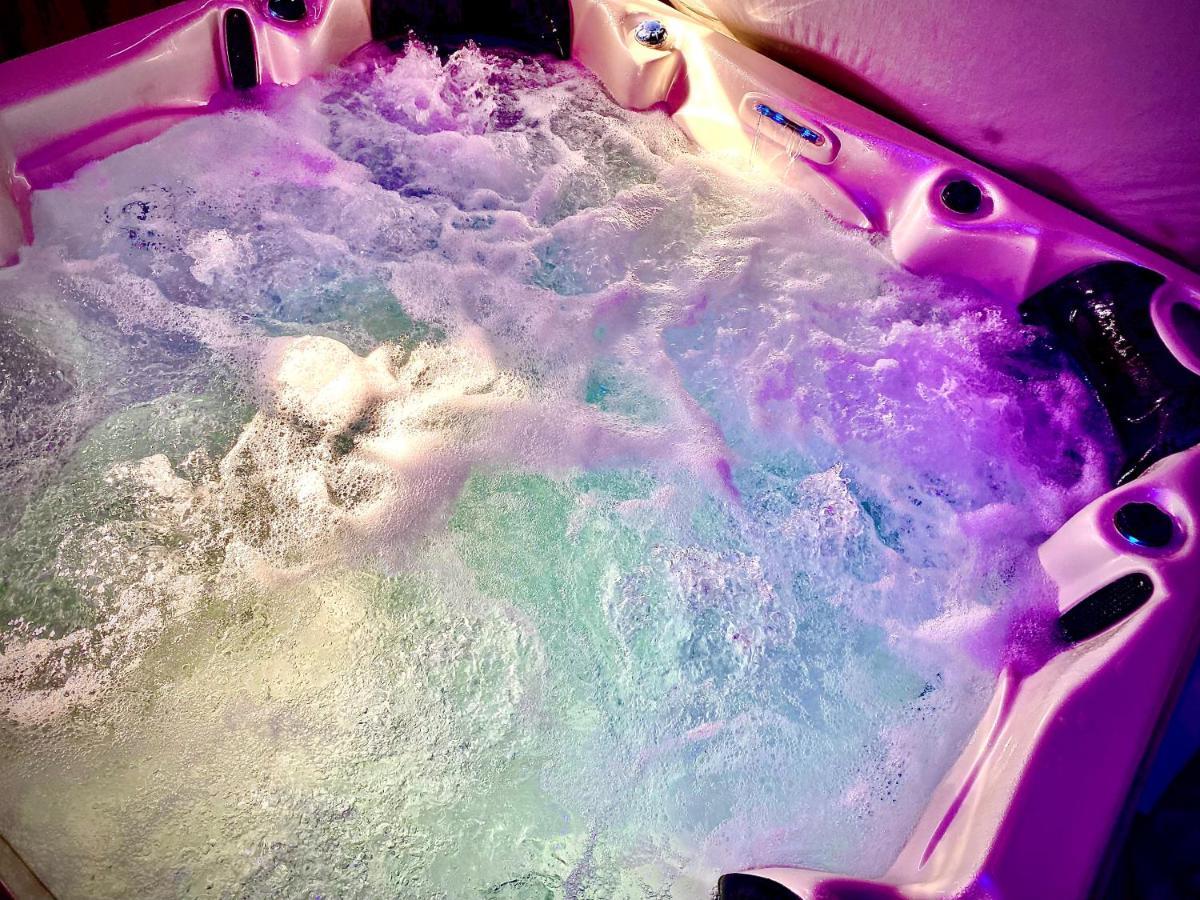 Beautiful Hot Tub Suite In Lytham St. Annes Eksteriør bilde